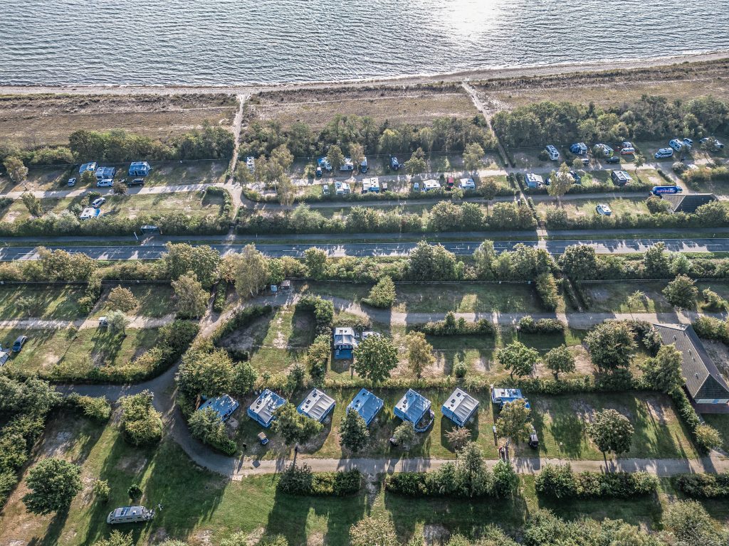 Campingplatz-Drohnenansicht