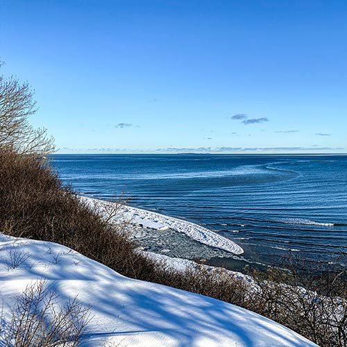 Blick aufs Meer vor Mönchgut im Winter